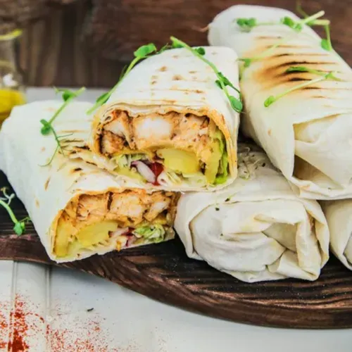 Shaurma cu carne de pui la rotisor